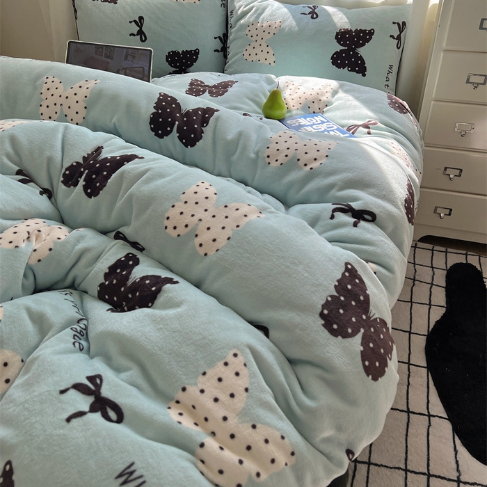 91家纺网 家纺一手货源 找家纺 红嘴企鹅 2025新款精致印花牛奶绒四件套 魅力蝴蝶