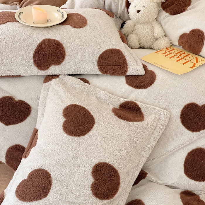 91家纺网 家纺一手货源 找家纺 川悦生活 2025新款A类300克高克重提花牛奶绒四件套 幸福爱语-咖