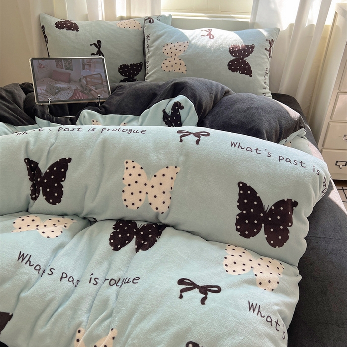 91家纺网 家纺一手货源 找家纺 红嘴企鹅 2025新款精致印花牛奶绒四件套 魅力蝴蝶