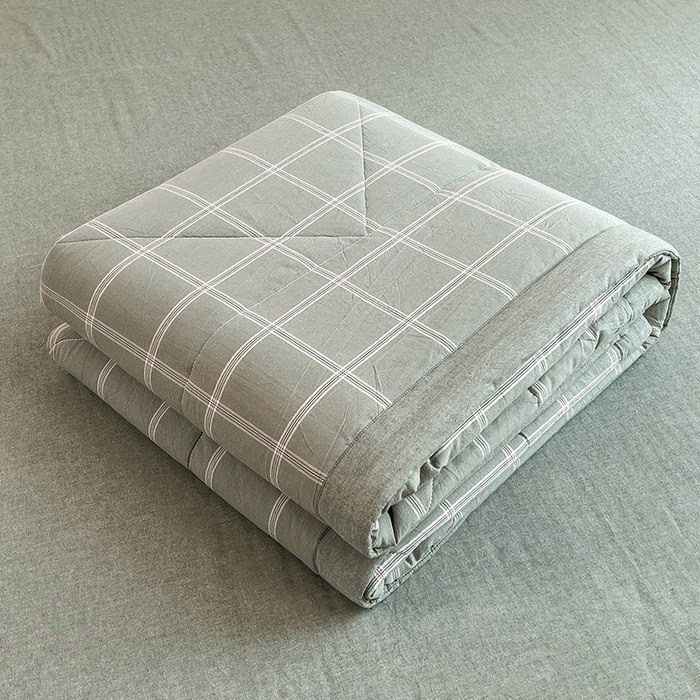 91家纺网 家纺一手货源 找家纺 梵克保罗 2025春夏新款10A抗菌无印风水洗棉夏被四件套 格韵绿