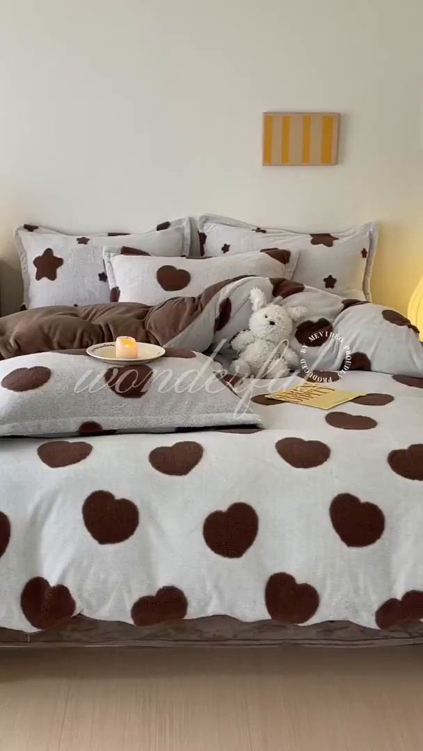 91家纺网 家纺一手货源 找家纺 川悦生活 2025新款A类300克高克重提花牛奶绒四件套 幸福爱语-咖