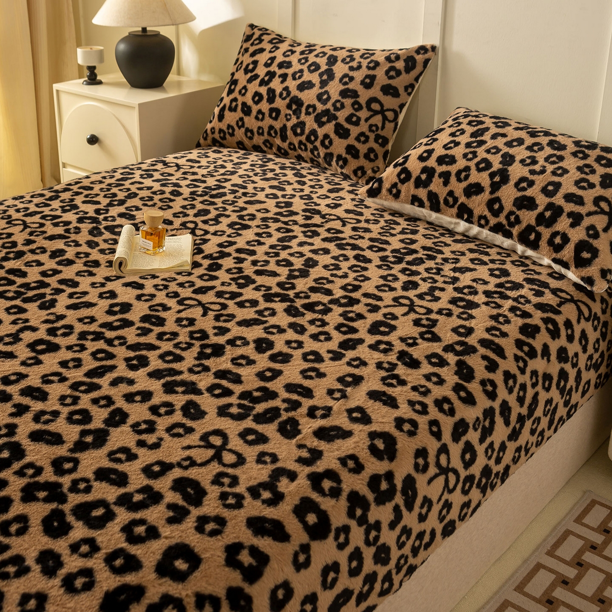 91家纺网 家纺一手货源 找家纺 眠势力 2025新款兔毛绒床笠单件冬季加绒冬季保暖保护套全包防尘床垫罩-美拉德系列 洛可可之吻【兔毛绒床笠】