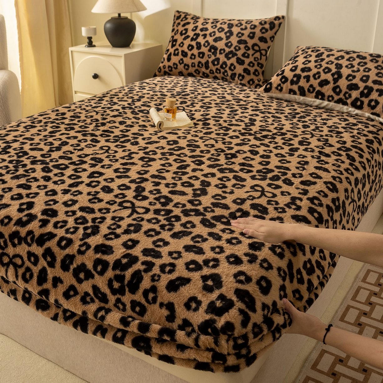 91家纺网 家纺一手货源 找家纺 眠势力 2025新款兔毛绒床笠单件冬季加绒冬季保暖保护套全包防尘床垫罩-美拉德系列 洛可可之吻【兔毛绒床笠】