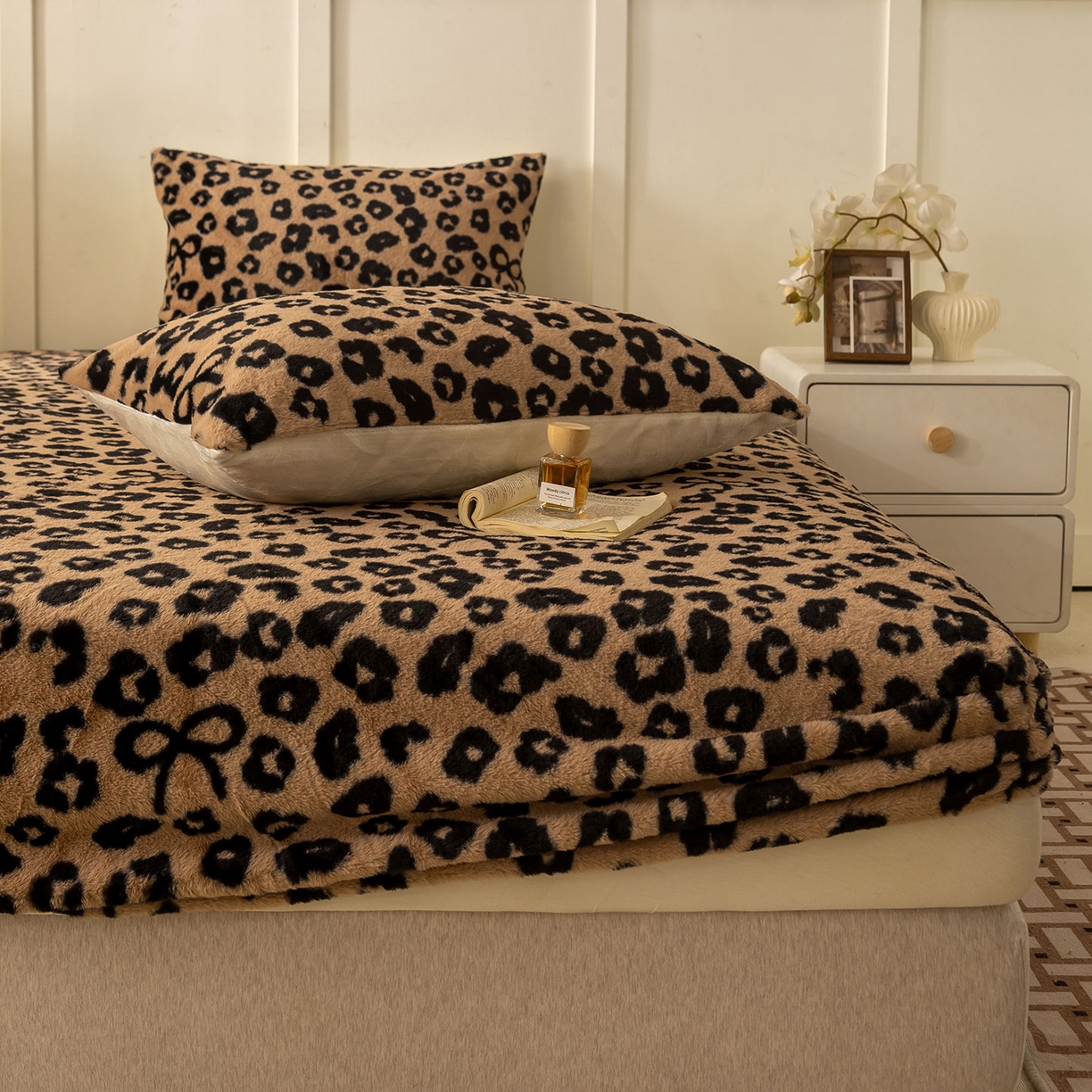 91家纺网 家纺一手货源 找家纺 眠势力 2025新款兔毛绒床笠单件冬季加绒冬季保暖保护套全包防尘床垫罩-美拉德系列 洛可可之吻【兔毛绒床笠】