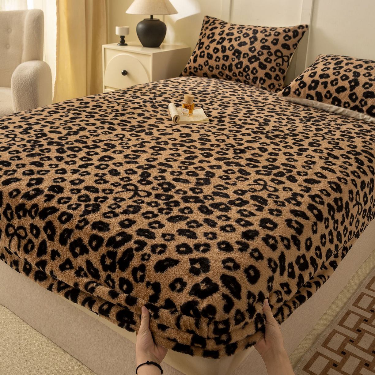 91家纺网 家纺一手货源 找家纺 眠势力 2025新款兔毛绒床笠单件冬季加绒冬季保暖保护套全包防尘床垫罩-美拉德系列 洛可可之吻【兔毛绒床笠】