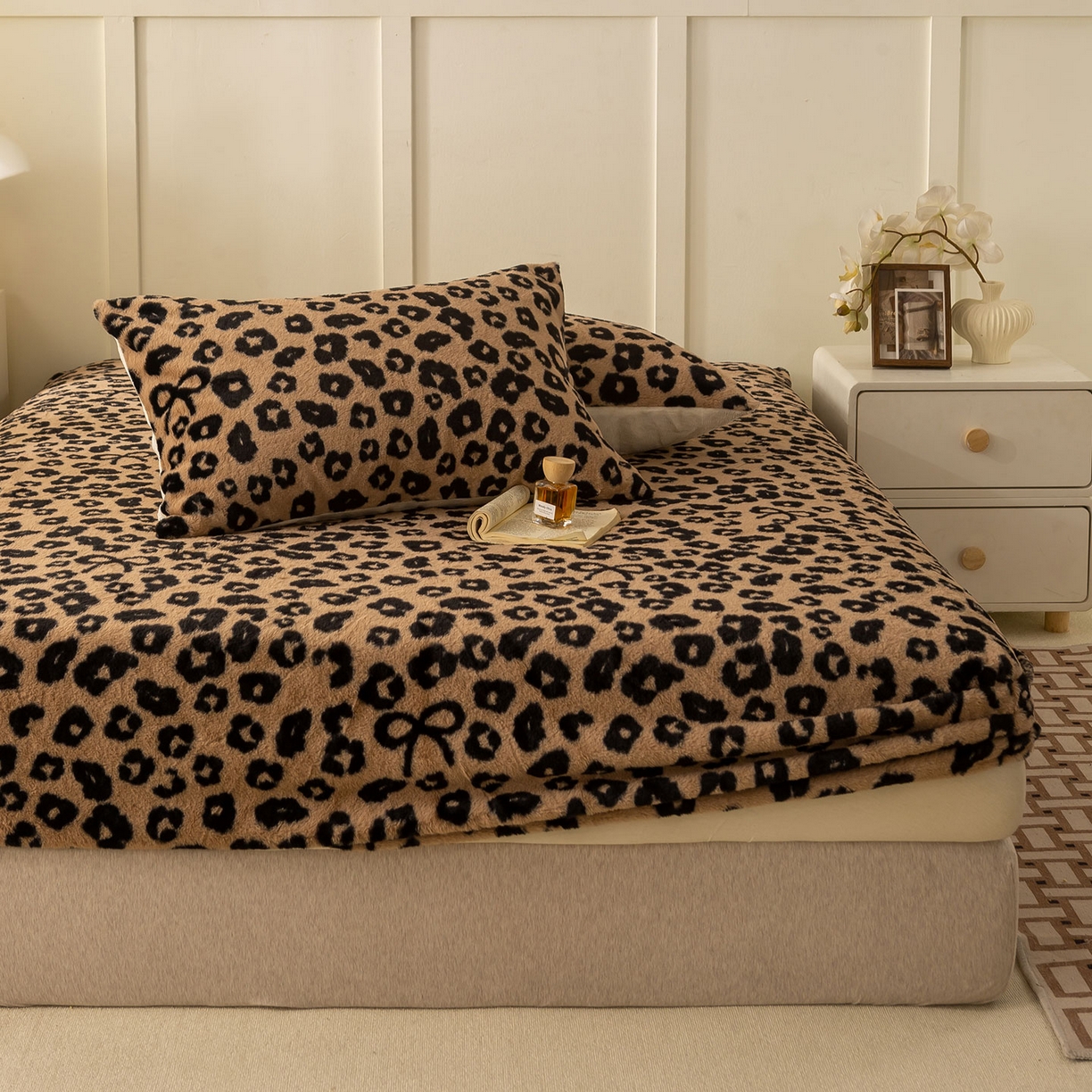 91家纺网 家纺一手货源 找家纺 眠势力 2025新款兔毛绒床笠单件冬季加绒冬季保暖保护套全包防尘床垫罩-美拉德系列 洛可可之吻【兔毛绒床笠】