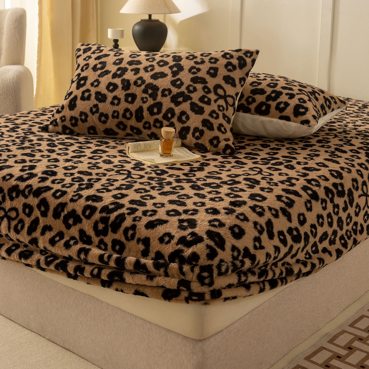 91家纺网 家纺一手货源 找家纺 眠势力 2025新款兔毛绒床笠单件冬季加绒冬季保暖保护套全包防尘床垫罩-美拉德系列 洛可可之吻【兔毛绒床笠】