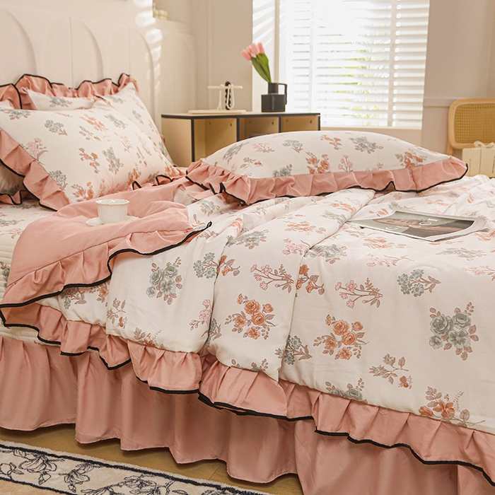 91家纺网 家纺一手货源 找家纺 梵克保罗 2025春夏新款有氧双层纱印花夹棉床盖四件套夏被四件套 浅夏微风