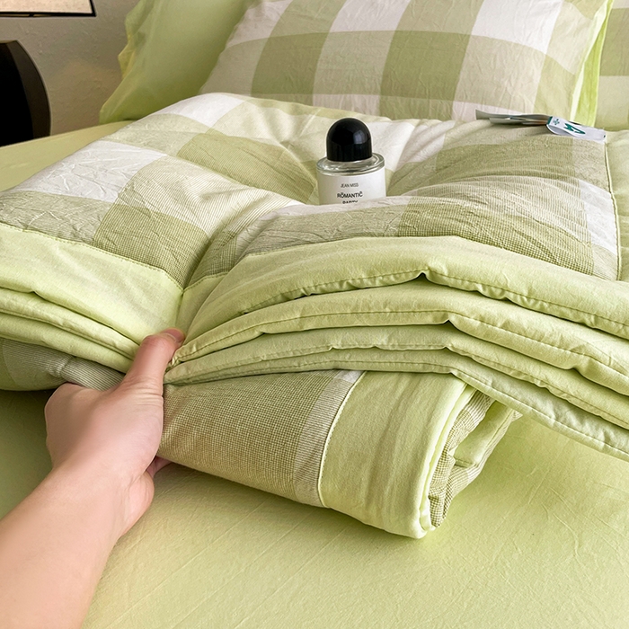 91家纺网 家纺一手货源 找家纺 梵克保罗 2025春夏新款10A抗菌无印风水洗棉夏被四件套 清雅中格