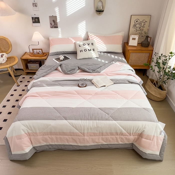 91家纺网 家纺一手货源 找家纺 梵克保罗 2025春夏新款10A抗菌无印风水洗棉夏被四件套 桃玉粉