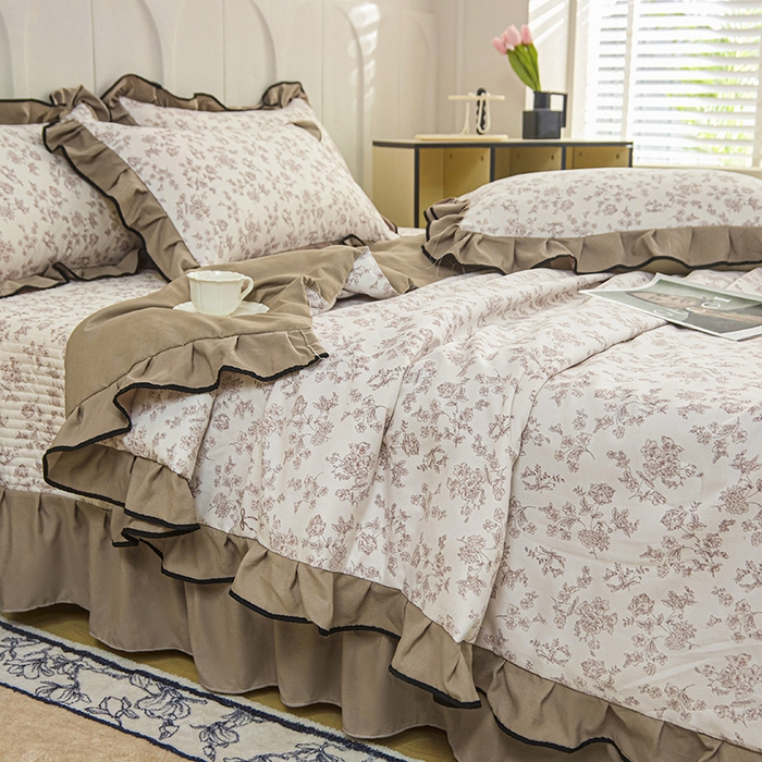 91家纺网 家纺一手货源 找家纺 梵克保罗 2025春夏新款有氧双层纱印花夹棉床盖四件套夏被四件套 香槟玫瑰