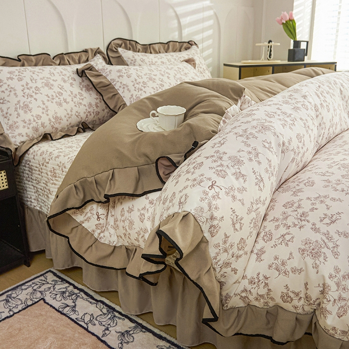 91家纺网 家纺一手货源 找家纺 梵克保罗 2025春夏新款有氧双层纱印花夹棉床盖四件套夏被四件套 香槟玫瑰