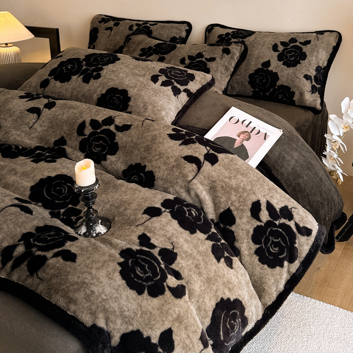 91家纺网 家纺一手货源 找家纺 铠畅  2025新款加厚8斤包边款美拉德仿兔毛皮草牛奶绒四件套 美拉德包边款-奥斯玫瑰