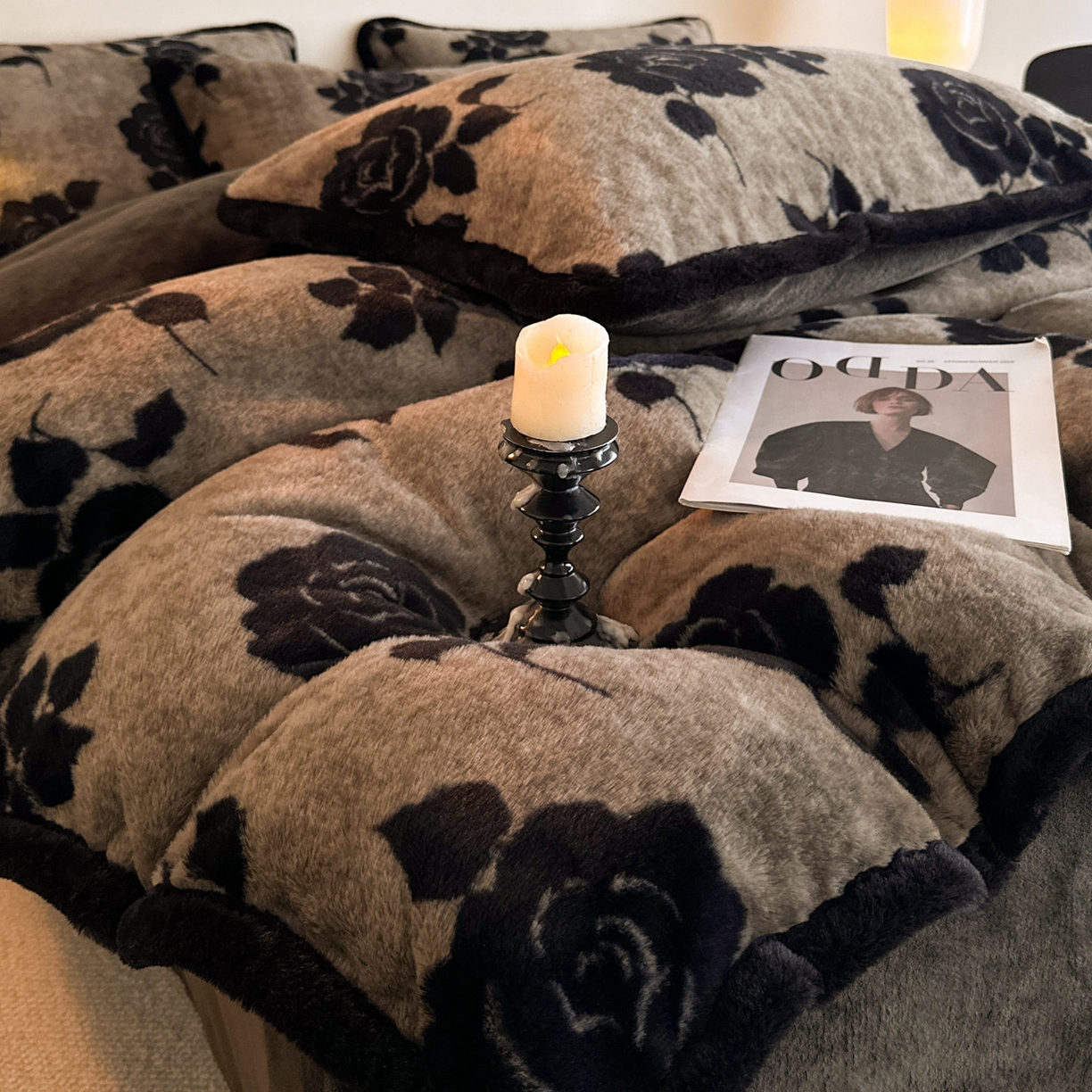 91家纺网 家纺一手货源 找家纺 铠畅  2025新款加厚8斤包边款美拉德仿兔毛皮草牛奶绒四件套 美拉德包边款-奥斯玫瑰