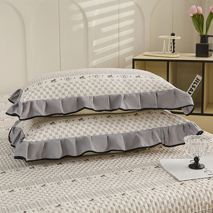 91家纺网 家纺一手货源 找家纺 梵克保罗 2025春夏新款有氧双层纱印花夹棉床盖四件套夏被四件套 小马宝丽