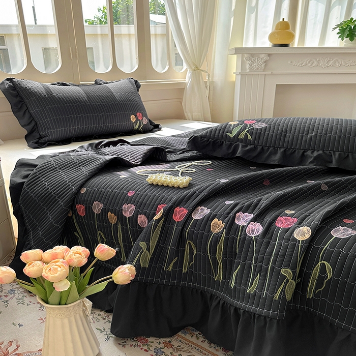 91家纺网 家纺一手货源 找家纺 （总）老K (原美阁）2025新款高端精品刺绣水洗棉床盖三件套郁金香系