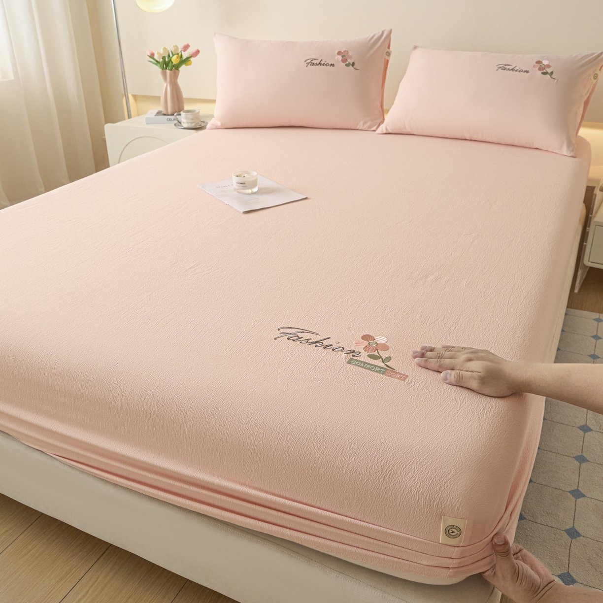 91家纺网 家纺一手货源 找家纺 （总）鑫钰 2025新款A类云麻绣花抗菌透气床笠-芙洛拉