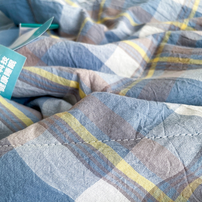 91家纺网 家纺一手货源 找家纺 梵克保罗 2025春夏新款10A抗菌无印风水洗棉夏被四件套 天蓝中格