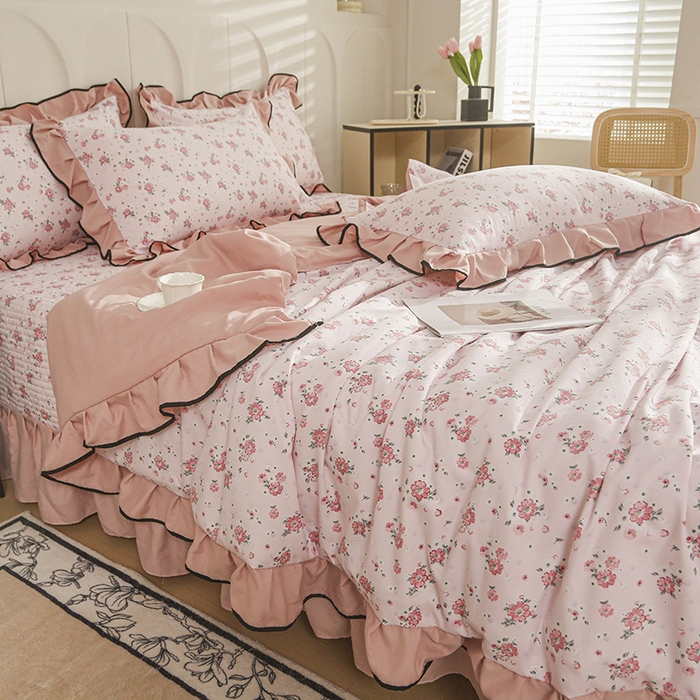 91家纺网 家纺一手货源 找家纺 梵克保罗 2025春夏新款有氧双层纱印花夹棉床盖四件套夏被四件套 幸福里