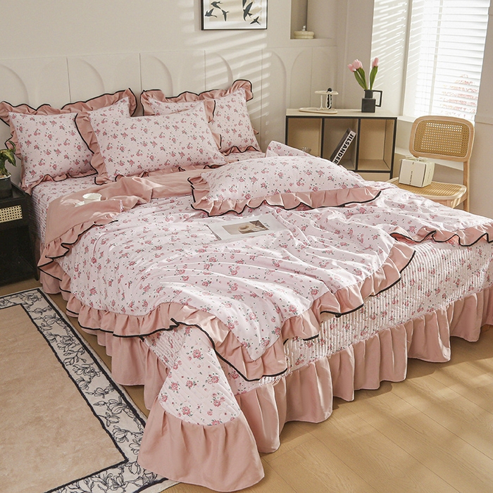 91家纺网 家纺一手货源 找家纺 梵克保罗 2025春夏新款有氧双层纱印花夹棉床盖四件套夏被四件套 幸福里