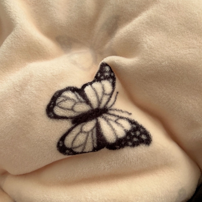 91家纺网 家纺一手货源 找家纺 红嘴企鹅 2025新款精致印花牛奶绒四件套 牛奶绒-蝶梦