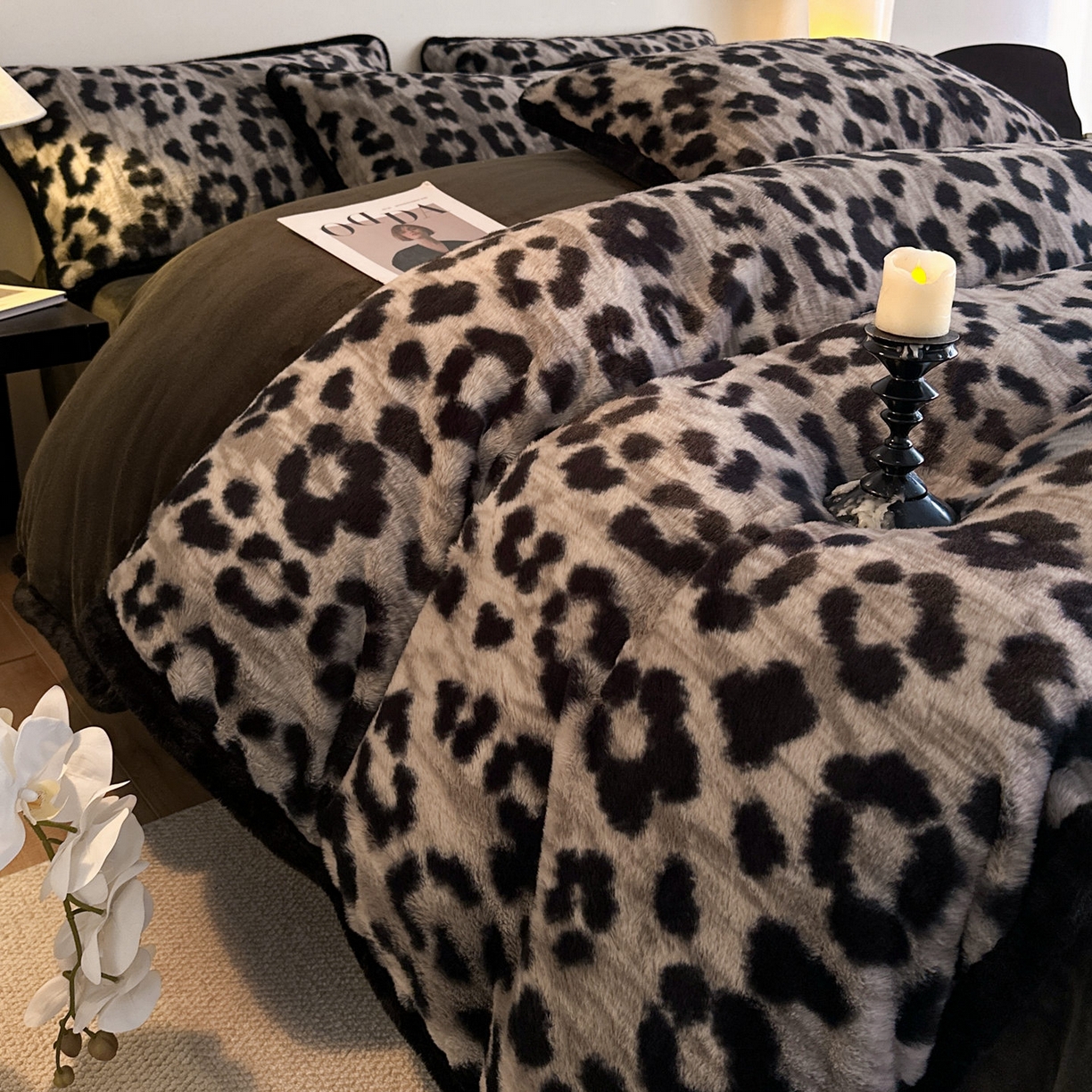 91家纺网 家纺一手货源 找家纺 铠畅  2025新款加厚8斤包边款美拉德仿兔毛皮草牛奶绒四件套 美拉德包边款-浪漫雪豹