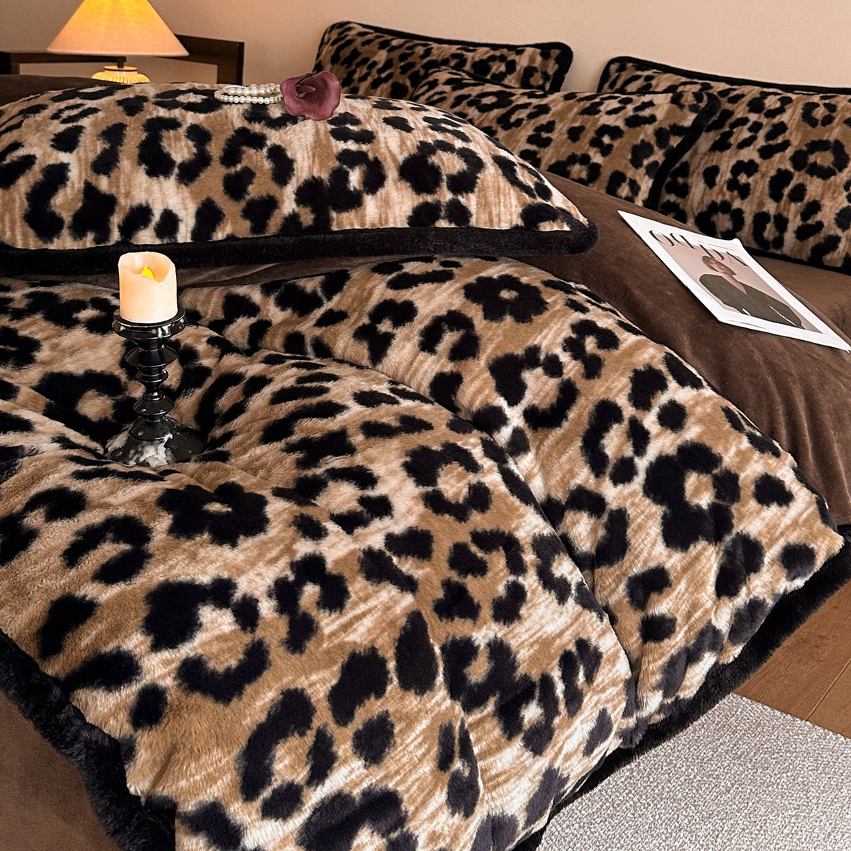 91家纺网 家纺一手货源 找家纺 铠畅  2025新款加厚8斤包边款美拉德仿兔毛皮草牛奶绒四件套 美拉德包边款-鎏金豹迹