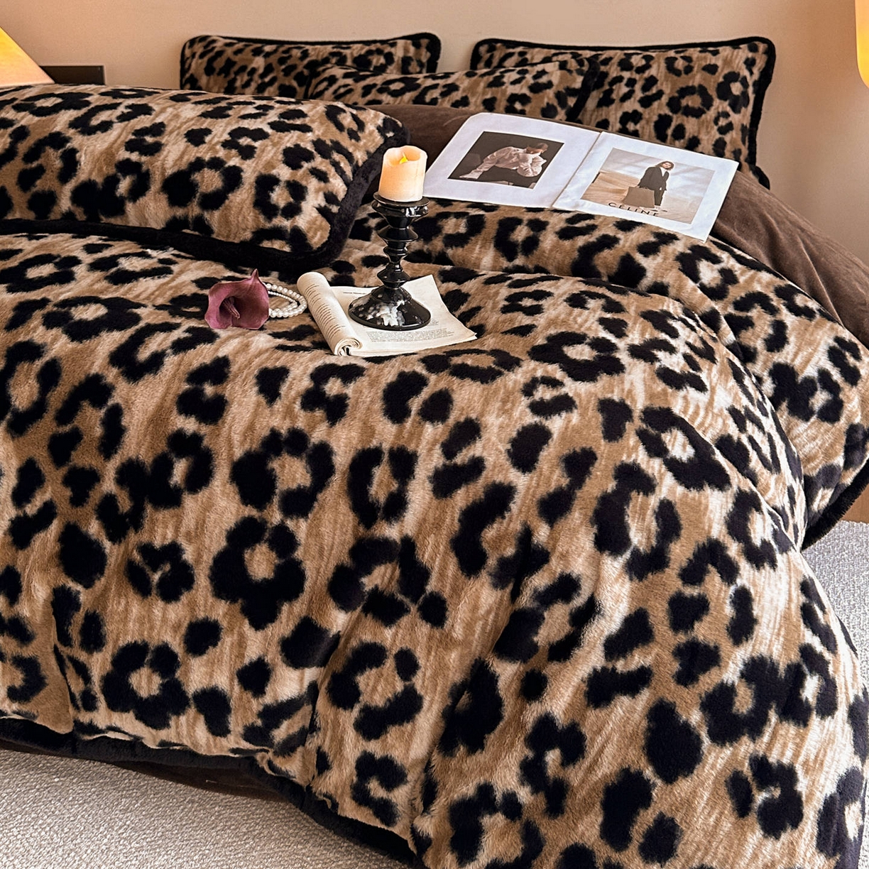 91家纺网 家纺一手货源 找家纺 铠畅  2025新款加厚8斤包边款美拉德仿兔毛皮草牛奶绒四件套 美拉德包边款-鎏金豹迹