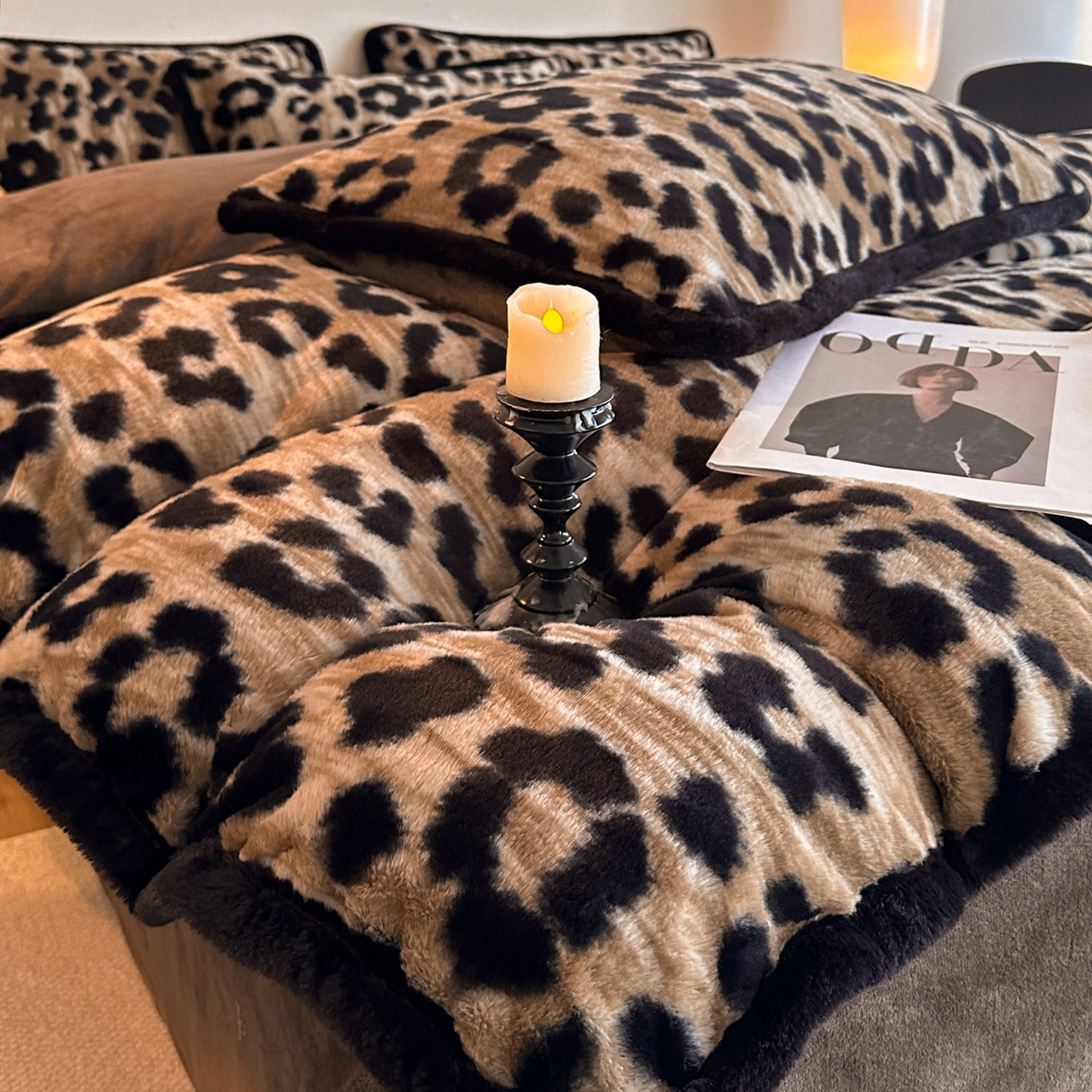 91家纺网 家纺一手货源 找家纺 铠畅  2025新款加厚8斤包边款美拉德仿兔毛皮草牛奶绒四件套 美拉德包边款-鎏金豹迹