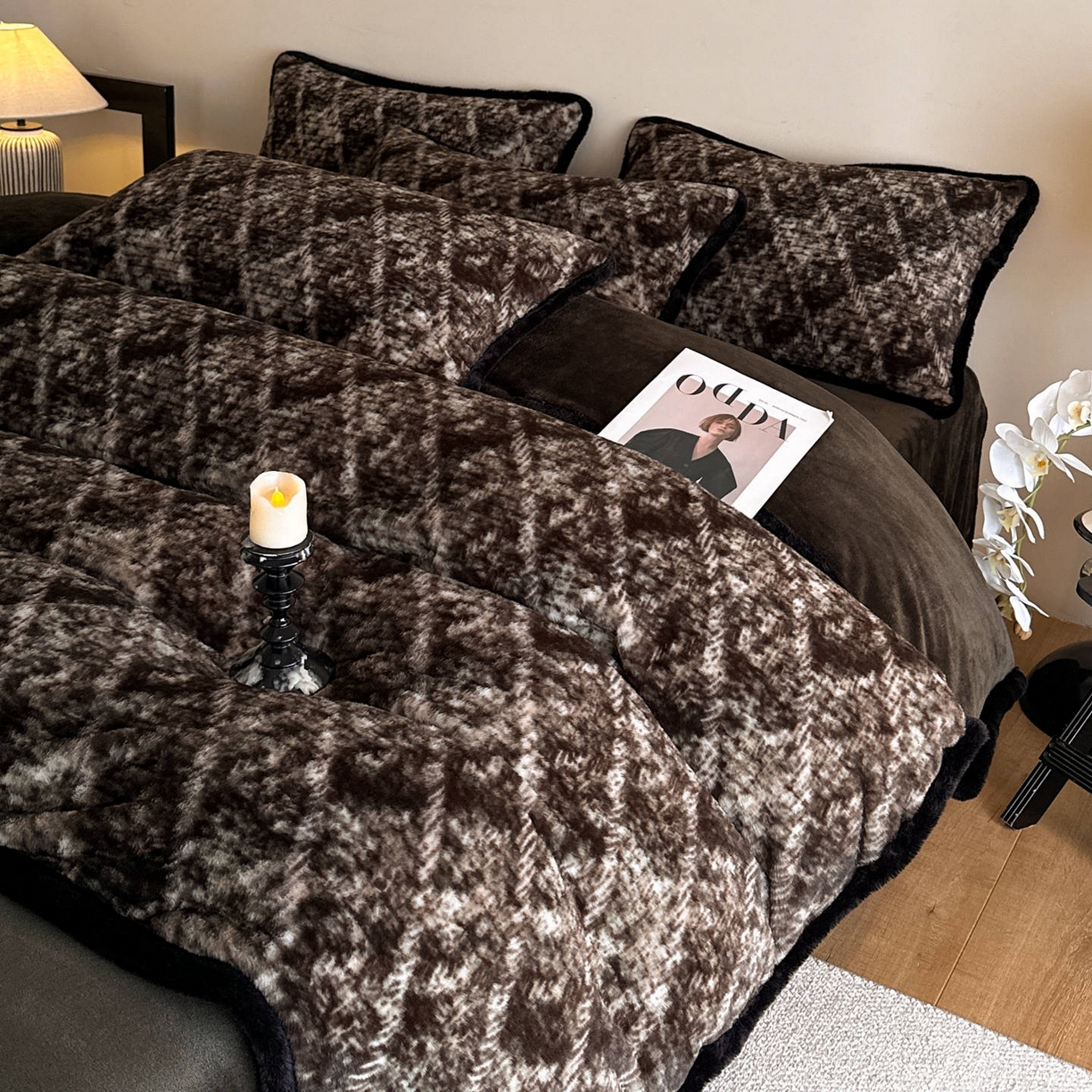 91家纺网 家纺一手货源 找家纺 铠畅  2025新款加厚8斤包边款美拉德仿兔毛皮草牛奶绒四件套 美拉德包边款-绿野仙踪