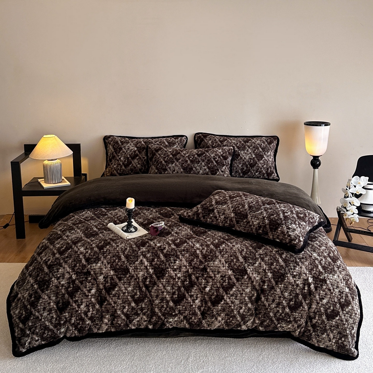 91家纺网 家纺一手货源 找家纺 铠畅  2025新款加厚8斤包边款美拉德仿兔毛皮草牛奶绒四件套 美拉德包边款-绿野仙踪