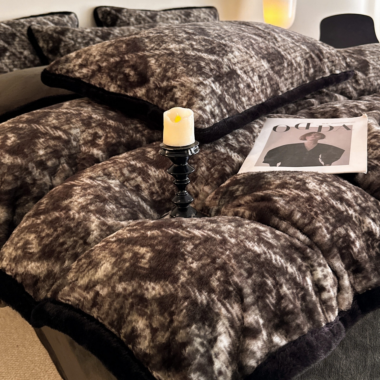 91家纺网 家纺一手货源 找家纺 铠畅  2025新款加厚8斤包边款美拉德仿兔毛皮草牛奶绒四件套 美拉德包边款-绿野仙踪