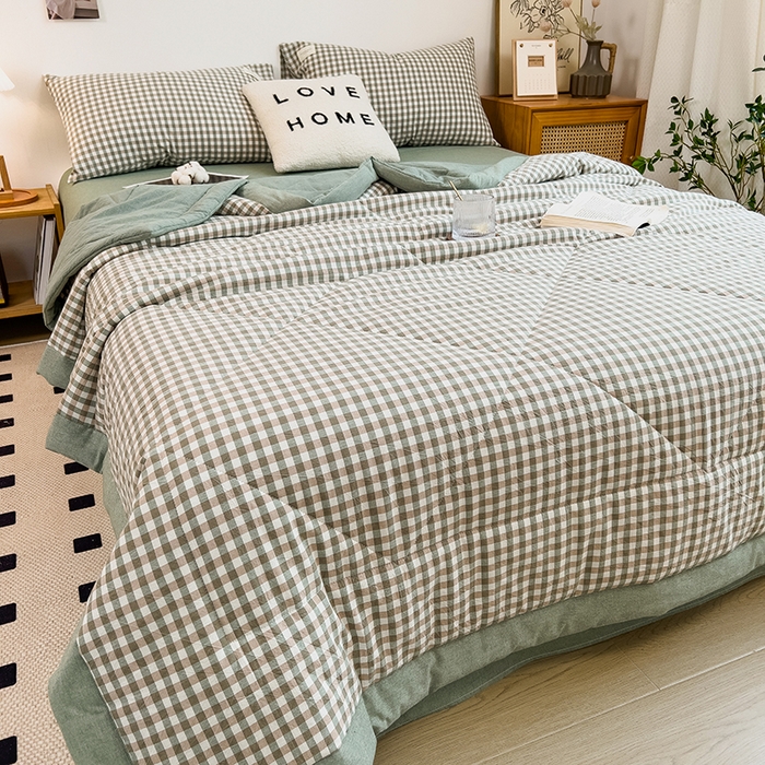 91家纺网 家纺一手货源 找家纺 梵克保罗 2025春夏新款10A抗菌无印风水洗棉夏被四件套 小方绿