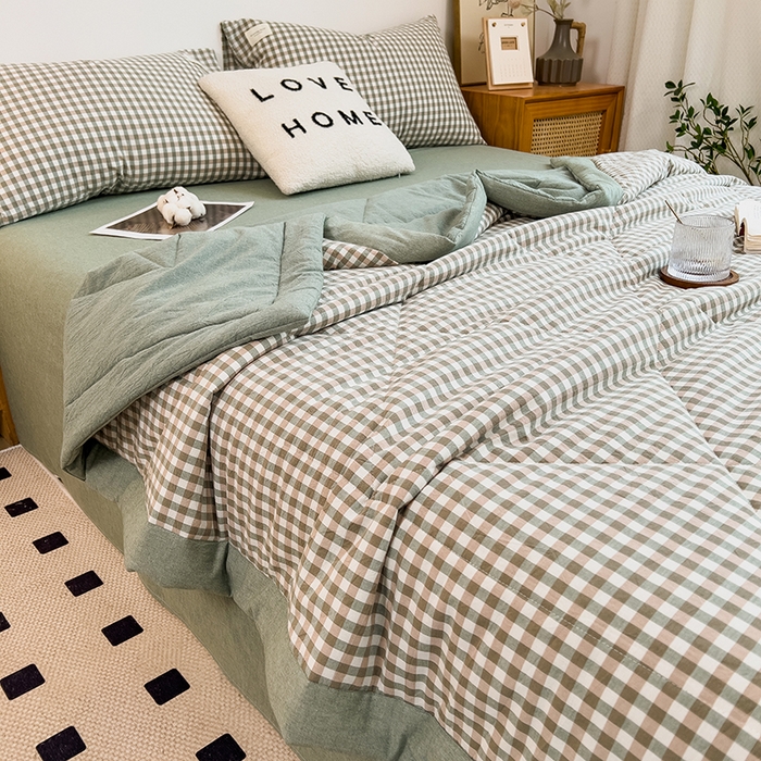 91家纺网 家纺一手货源 找家纺 梵克保罗 2025春夏新款10A抗菌无印风水洗棉夏被四件套 小方绿