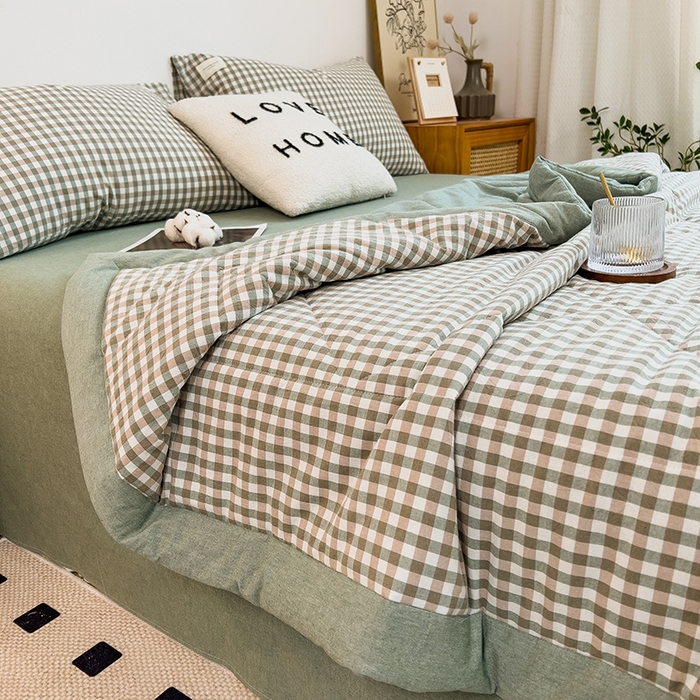 91家纺网 家纺一手货源 找家纺 梵克保罗 2025春夏新款10A抗菌无印风水洗棉夏被四件套 小方绿