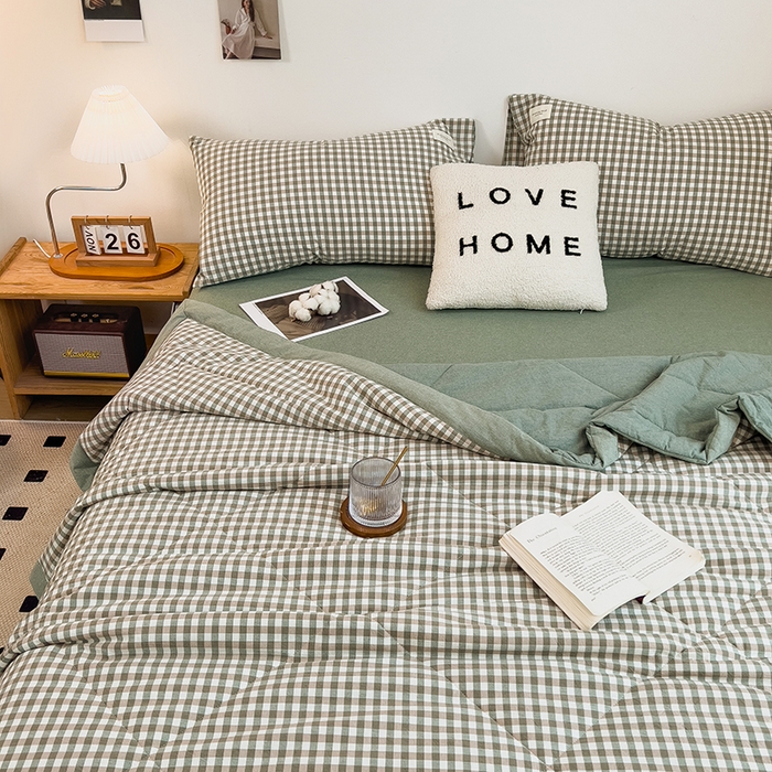 91家纺网 家纺一手货源 找家纺 梵克保罗 2025春夏新款10A抗菌无印风水洗棉夏被四件套 小方绿