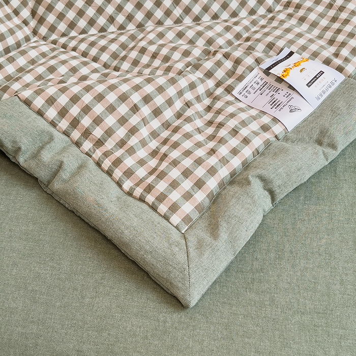 91家纺网 家纺一手货源 找家纺 梵克保罗 2025春夏新款10A抗菌无印风水洗棉夏被四件套 小方绿