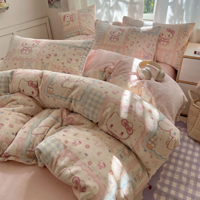 91家纺网 家纺一手货源 找家纺 红嘴企鹅 2025新款精致印花牛奶绒四件套 牛奶绒-少女猫咪