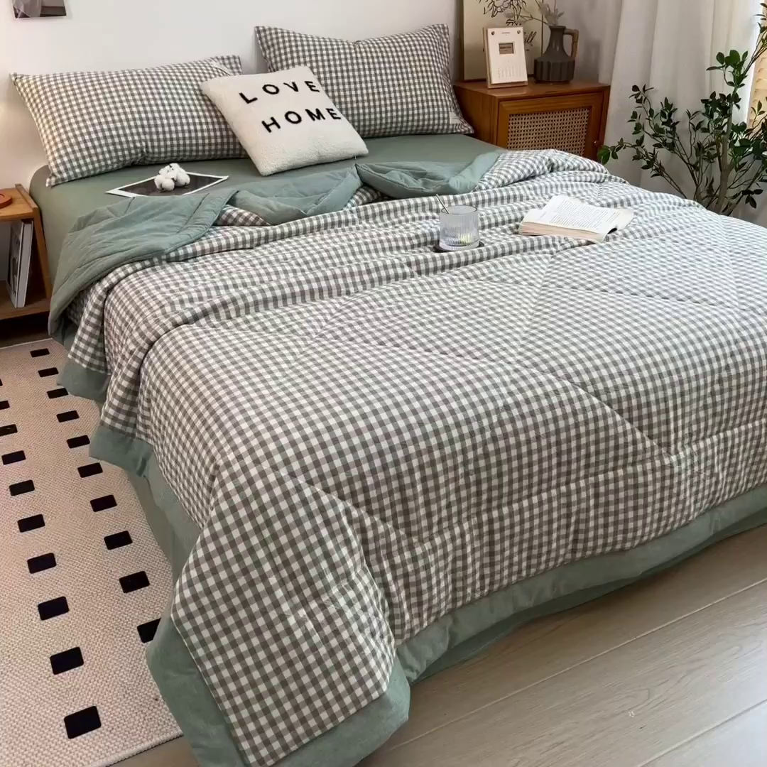 91家纺网 家纺一手货源 找家纺 梵克保罗 2025春夏新款10A抗菌无印风水洗棉夏被四件套 小方绿