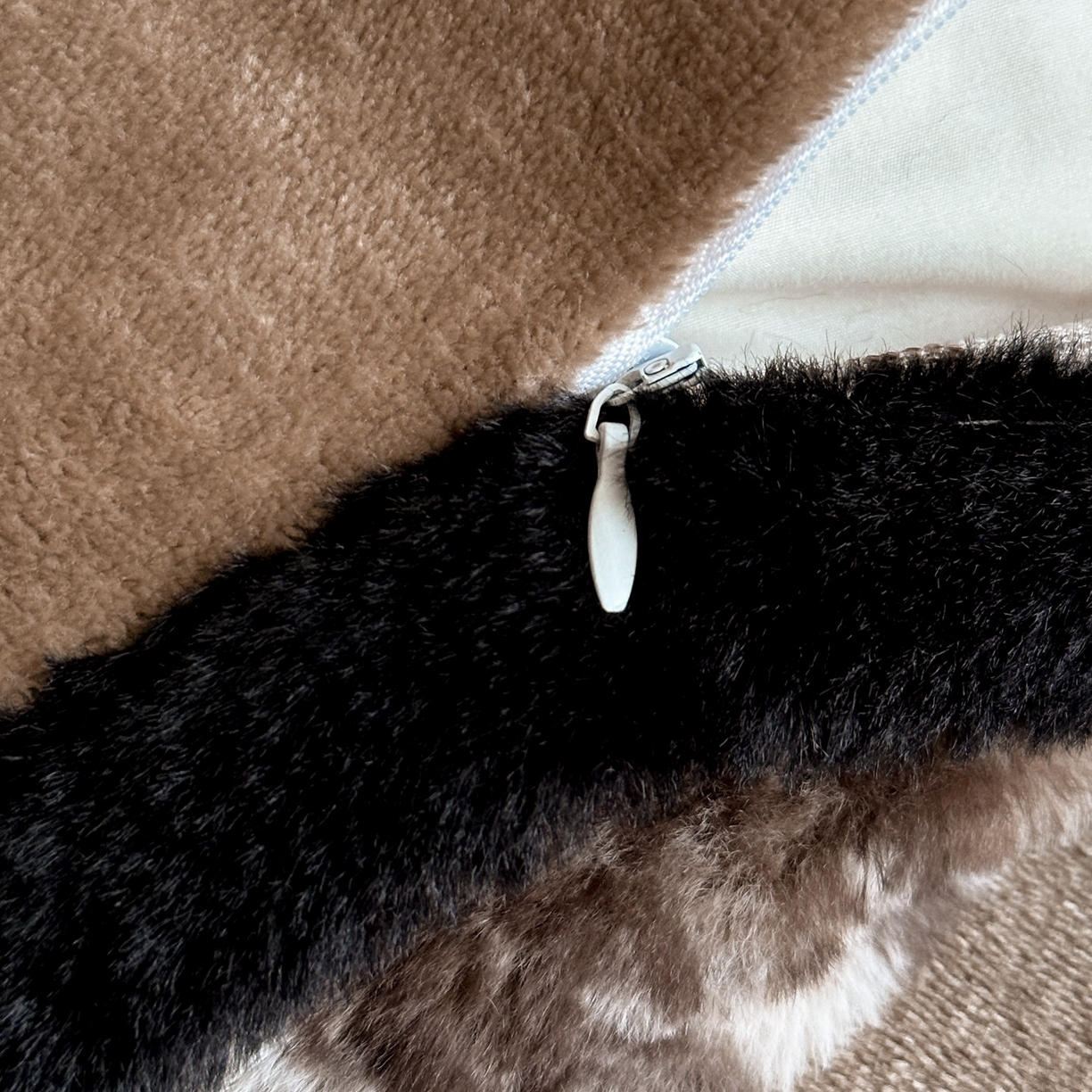 91家纺网 家纺一手货源 找家纺 铠畅  2025新款加厚8斤包边款美拉德仿兔毛皮草牛奶绒四件套 美拉德包边款-暮光