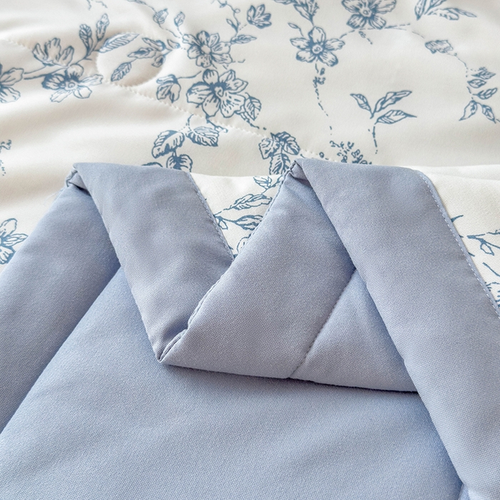 91家纺网 家纺一手货源 找家纺 梵克保罗 2025春夏新款10A级抗菌水洗针织棉夏被四件套 青瓷