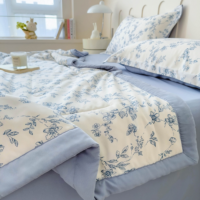 91家纺网 家纺一手货源 找家纺 梵克保罗 2025春夏新款10A级抗菌水洗针织棉夏被四件套 青瓷