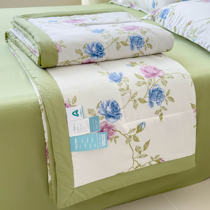 91家纺网 家纺一手货源 找家纺 梵克保罗 2025春夏新款10A级抗菌水洗针织棉夏被四件套 亲密花语