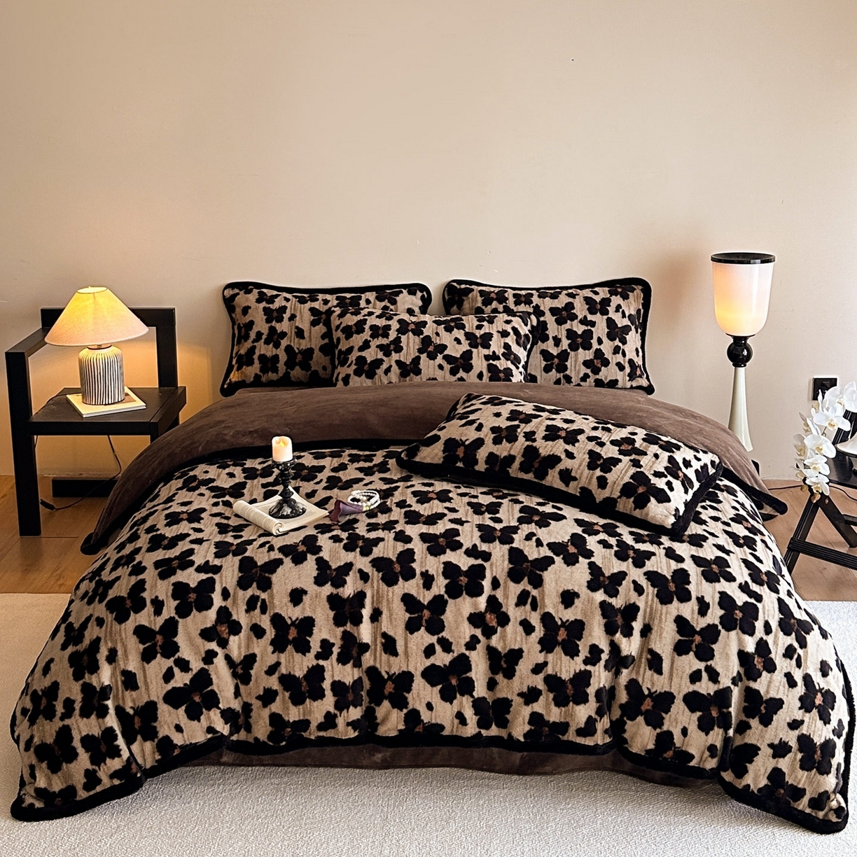 91家纺网 家纺一手货源 找家纺 铠畅  2025新款加厚8斤包边款美拉德仿兔毛皮草牛奶绒四件套 美拉德包边款-双栖蝶