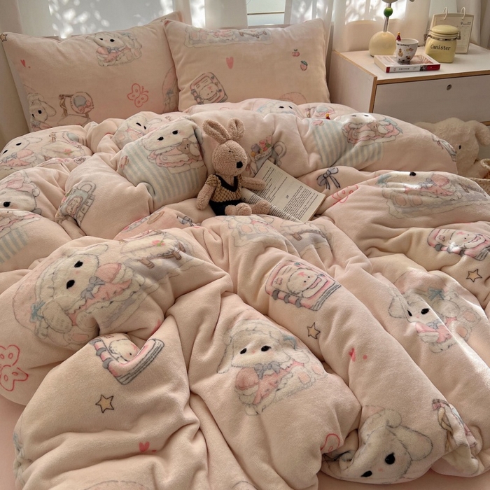 91家纺网 家纺一手货源 找家纺 红嘴企鹅 2025新款精致印花牛奶绒四件套 牛奶绒-生日Party