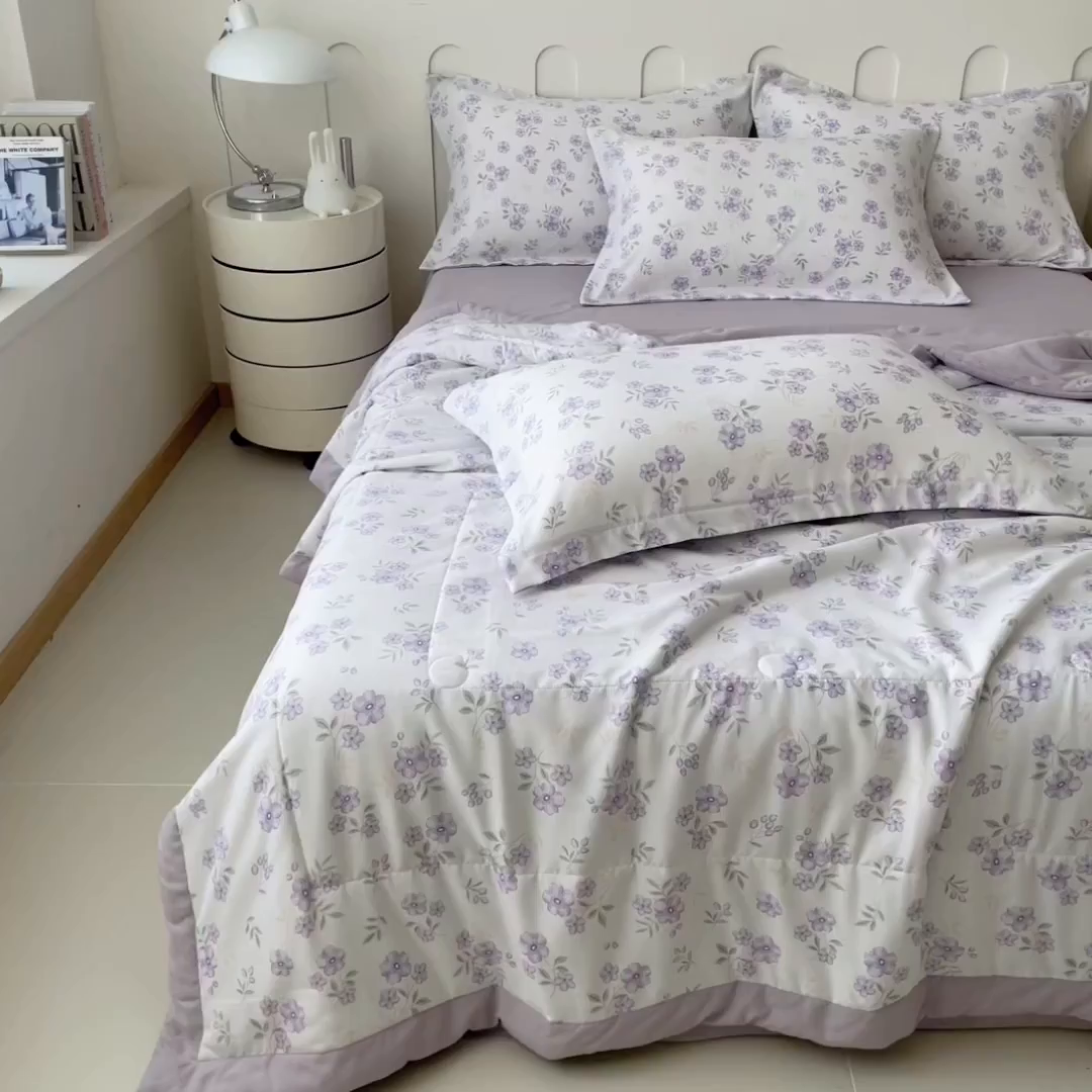 91家纺网 家纺一手货源 找家纺 梵克保罗 2025春夏新款10A级抗菌水洗针织棉夏被四件套 紫藤花开