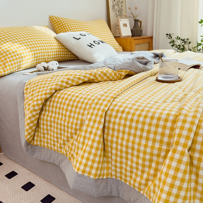 91家纺网 家纺一手货源 找家纺 梵克保罗 2025春夏新款10A抗菌无印风水洗棉夏被四件套 小黄格