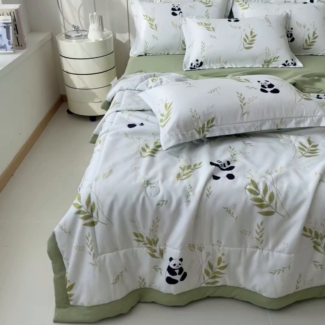91家纺网 家纺一手货源 找家纺 梵克保罗 2025春夏新款10A级抗菌水洗针织棉夏被四件套 熊猫乐园