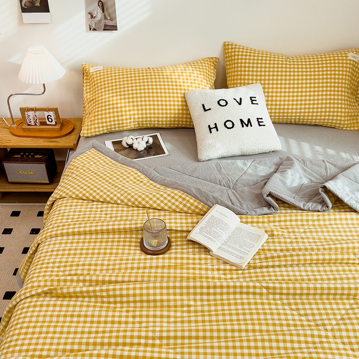 91家纺网 家纺一手货源 找家纺 梵克保罗 2025春夏新款10A抗菌无印风水洗棉夏被四件套 小黄格