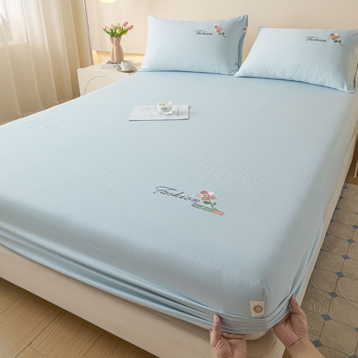 91家纺网 家纺一手货源 找家纺 （总）鑫钰 2025新款A类云麻绣花抗菌透气床笠-芙洛拉